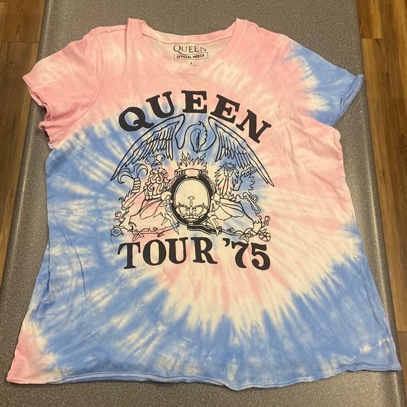 Tops - Queen Band t-shirt